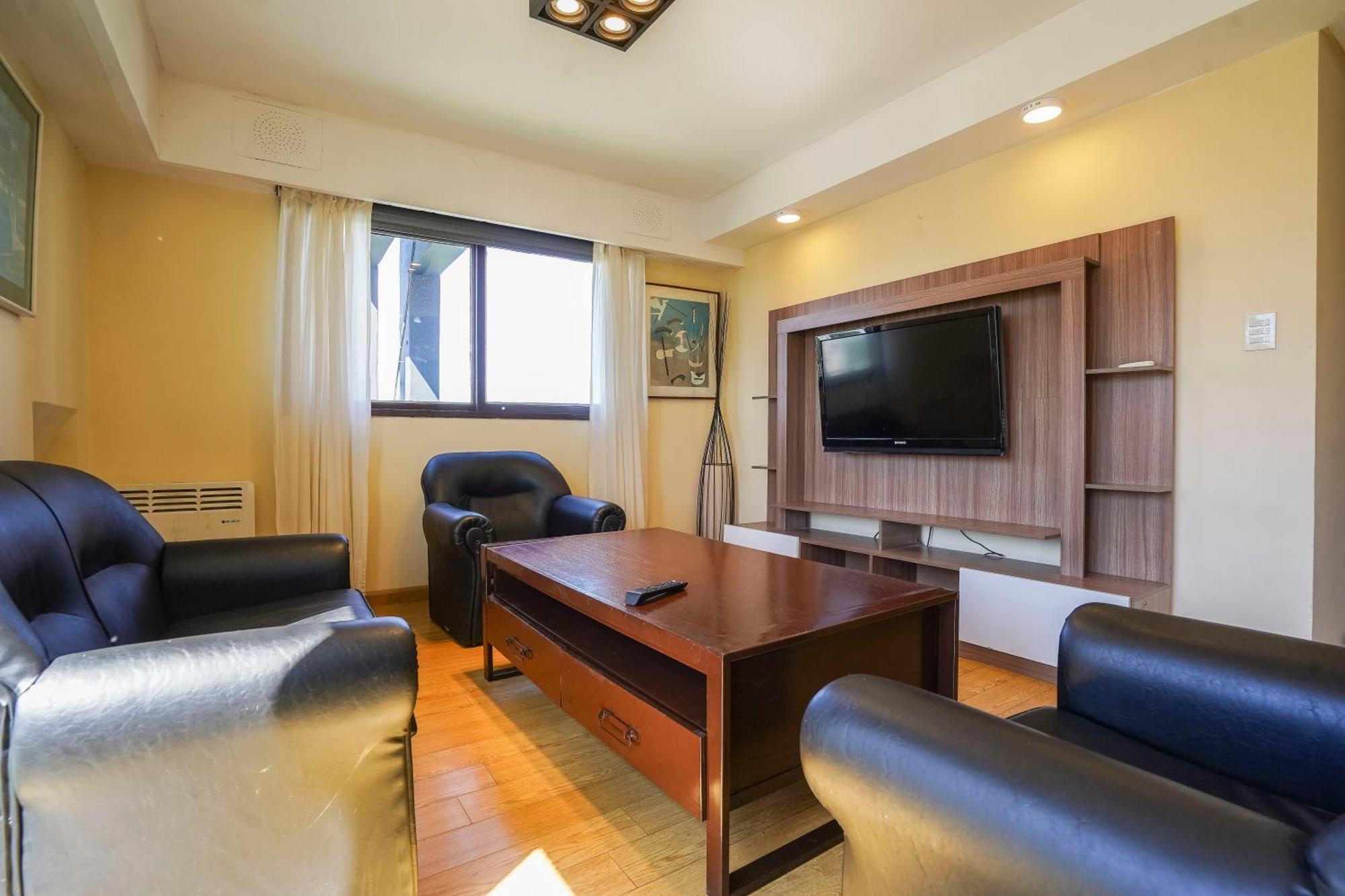 Exclusivo Apartamento Con Pileta Cerca De River Appartamento